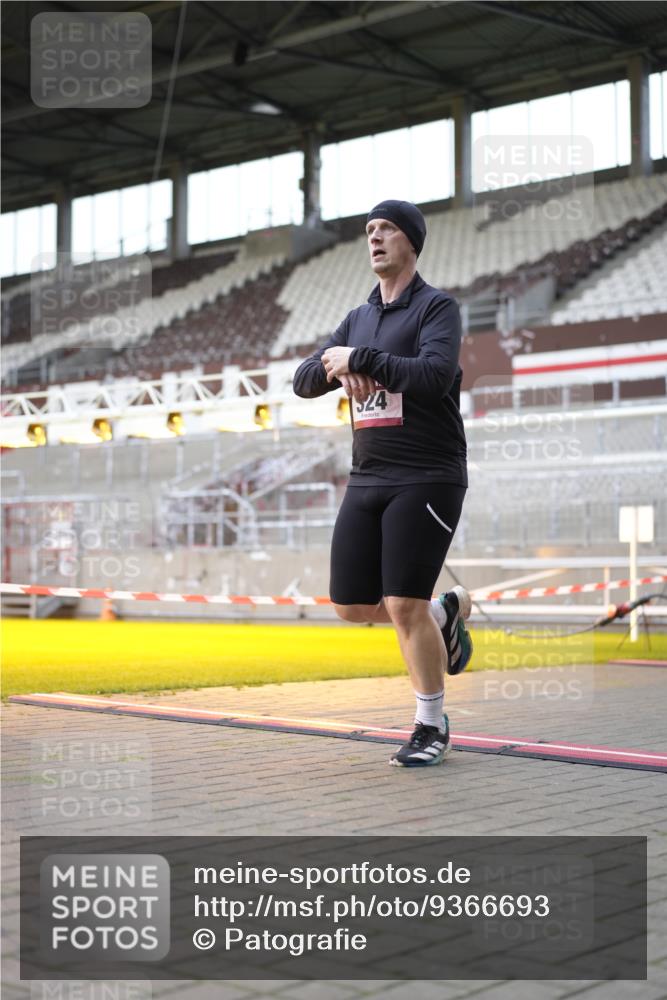 07.12.2025 - St. Pauli X-Mass-Run No. 15 Patografie http://msf.ph/oto/9366693 07.12.2025 10:57:33 Ziel 324, 994, 1213 meine-sportfotos.de