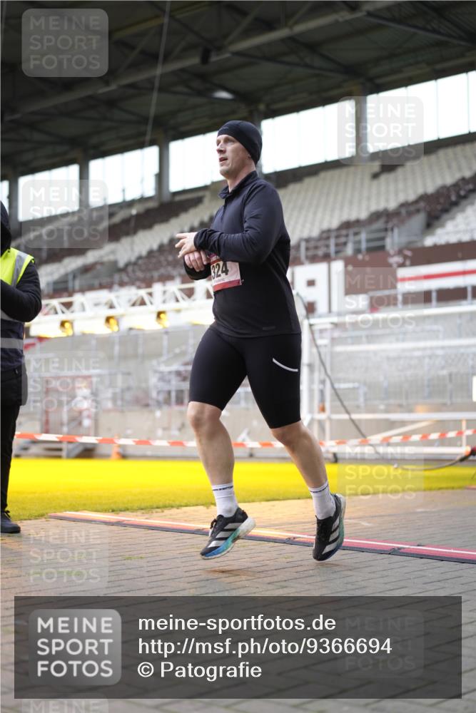 07.12.2025 - St. Pauli X-Mass-Run No. 15 Patografie http://msf.ph/oto/9366694 07.12.2025 10:57:33 Ziel 324, 994, 1213 meine-sportfotos.de