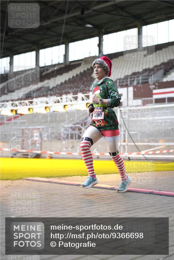 07.12.2025 - St. Pauli X-Mass-Run No. 15 Patografie http://msf.ph/oto/9366698 07.12.2025 10:57:40 Ziel 170, 324, 1213, 1390 meine-sportfotos.de