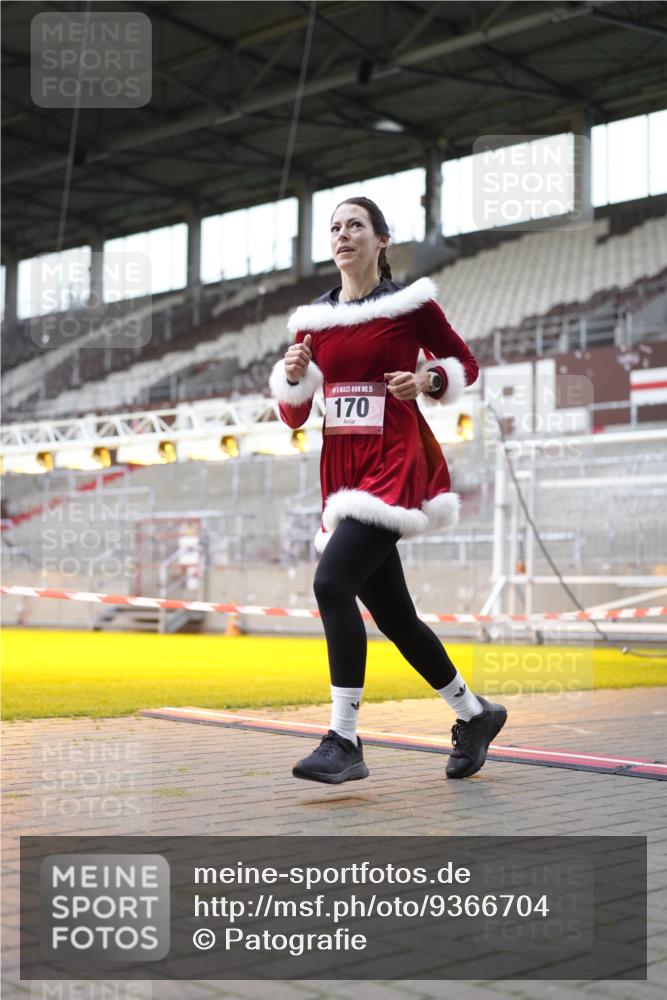 07.12.2025 - St. Pauli X-Mass-Run No. 15 Patografie http://msf.ph/oto/9366704 07.12.2025 10:57:44 Ziel 170, 324, 1390 meine-sportfotos.de