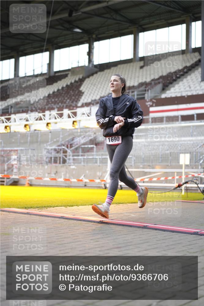 07.12.2025 - St. Pauli X-Mass-Run No. 15 Patografie http://msf.ph/oto/9366706 07.12.2025 10:57:54 Ziel 43, 75, 170, 234, 1390, 1690 meine-sportfotos.de