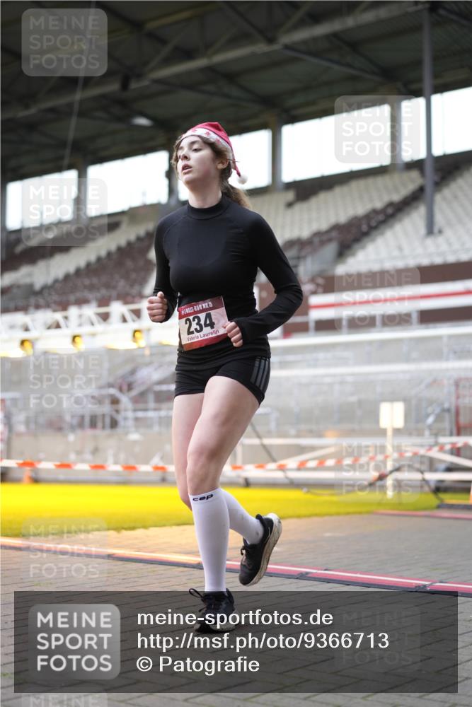 07.12.2025 - St. Pauli X-Mass-Run No. 15 Patografie http://msf.ph/oto/9366713 07.12.2025 10:57:56 Ziel 43, 75, 170, 234, 1690 meine-sportfotos.de