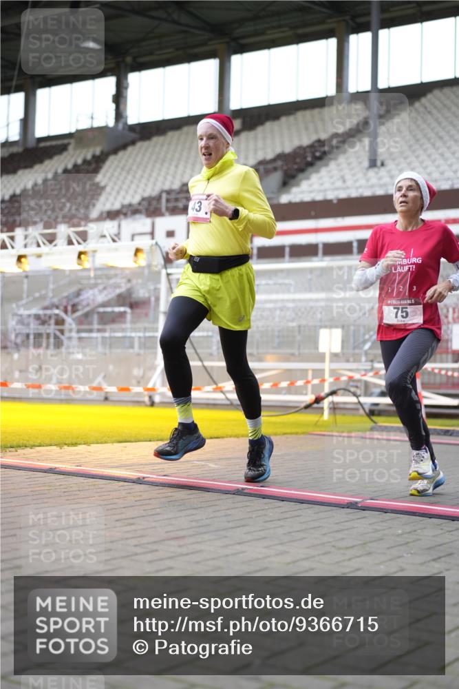 07.12.2025 - St. Pauli X-Mass-Run No. 15 Patografie http://msf.ph/oto/9366715 07.12.2025 10:57:58 Ziel 43, 75, 170, 234, 1690 meine-sportfotos.de