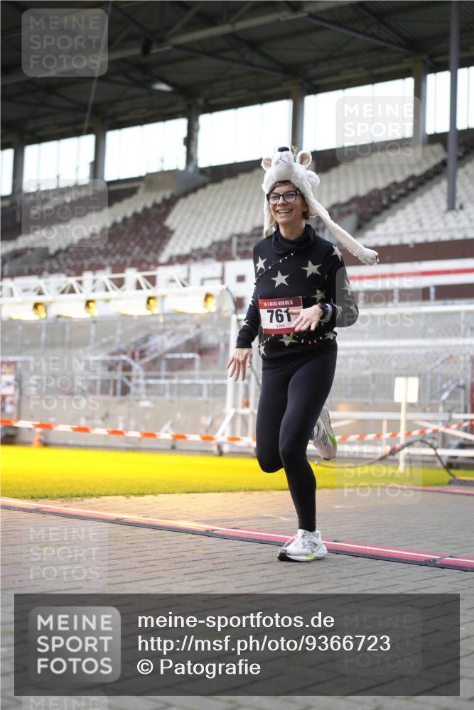 07.12.2025 - St. Pauli X-Mass-Run No. 15 Patografie http://msf.ph/oto/9366723 07.12.2025 10:58:05 Ziel 43, 75, 234, 761, 1690 meine-sportfotos.de