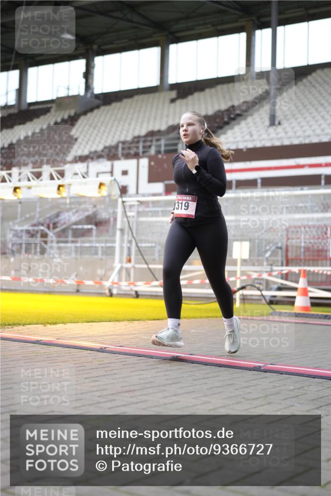 07.12.2025 - St. Pauli X-Mass-Run No. 15 Patografie http://msf.ph/oto/9366727 07.12.2025 10:58:31 Ziel 7 meine-sportfotos.de