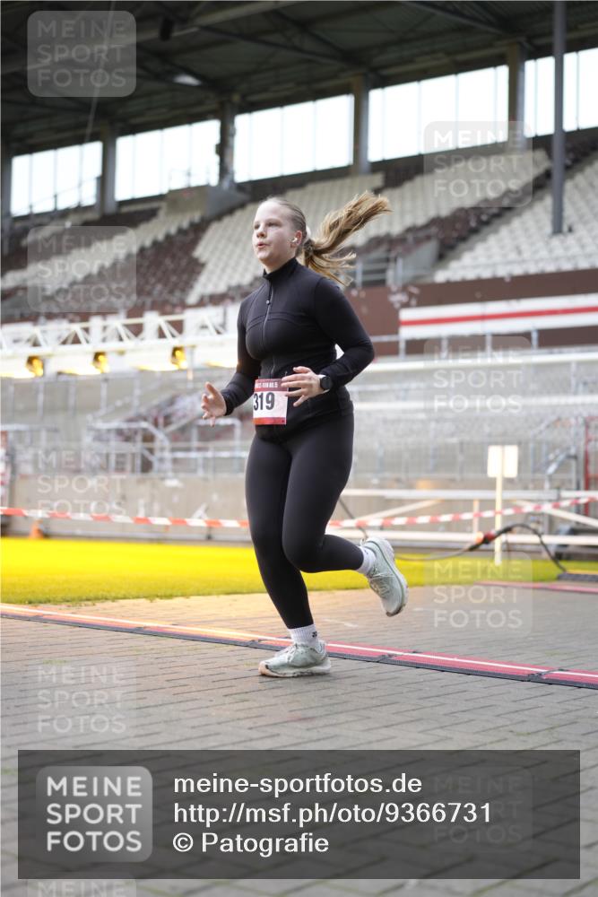 07.12.2025 - St. Pauli X-Mass-Run No. 15 Patografie http://msf.ph/oto/9366731 07.12.2025 10:58:31 Ziel 7 meine-sportfotos.de