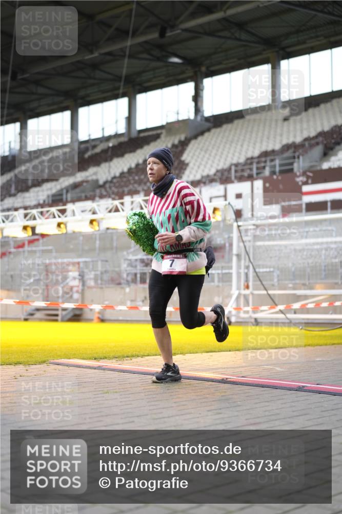 07.12.2025 - St. Pauli X-Mass-Run No. 15 Patografie http://msf.ph/oto/9366734 07.12.2025 10:58:36 Ziel 7, 941, 1160, 1174, 2130, 2131 meine-sportfotos.de