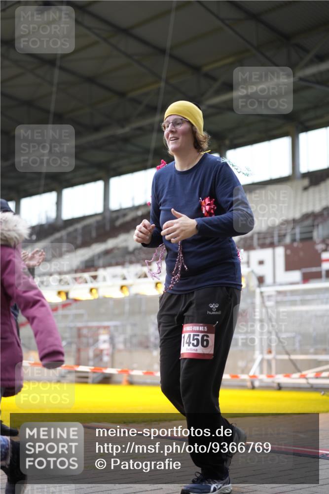 07.12.2025 - St. Pauli X-Mass-Run No. 15 Patografie http://msf.ph/oto/9366769 07.12.2025 10:58:50 Ziel 7, 606, 907, 941, 1160, 1174, 1451, 1453, 1456, 1458, 1459, 1476, 2130, 2131 meine-sportfotos.de
