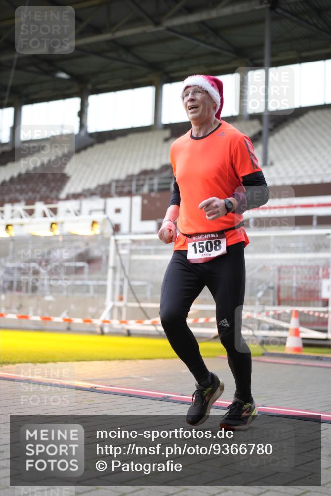 07.12.2025 - St. Pauli X-Mass-Run No. 15 Patografie http://msf.ph/oto/9366780 07.12.2025 10:58:58 Ziel 582, 1451, 1453, 1456, 1458, 1459, 1508, 2503 meine-sportfotos.de