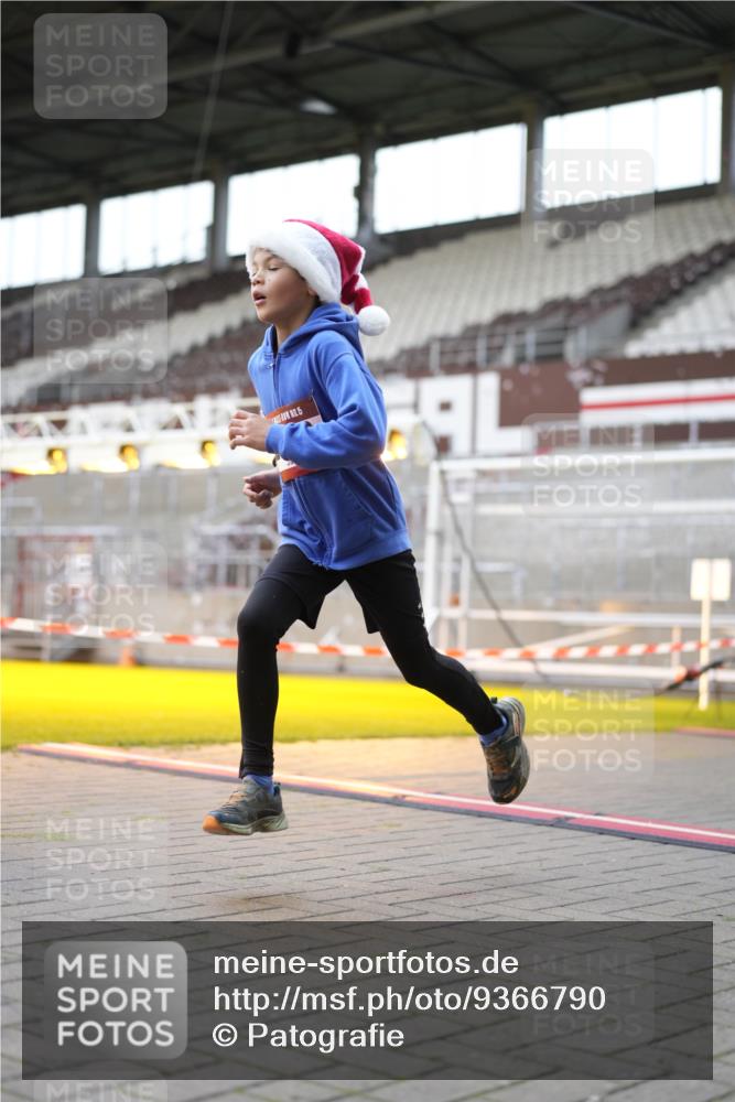 07.12.2025 - St. Pauli X-Mass-Run No. 15 Patografie http://msf.ph/oto/9366790 07.12.2025 10:59:06 Ziel 242, 582, 1508, 2503, 2772 meine-sportfotos.de