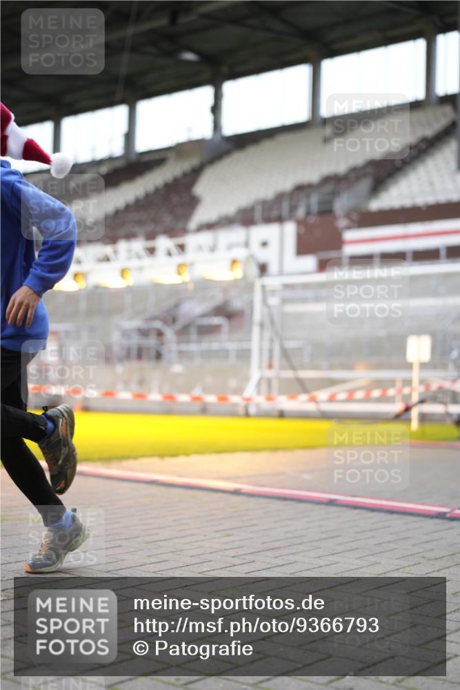 07.12.2025 - St. Pauli X-Mass-Run No. 15 Patografie http://msf.ph/oto/9366793 07.12.2025 10:59:06 Ziel 242, 582, 1508, 2503, 2772 meine-sportfotos.de