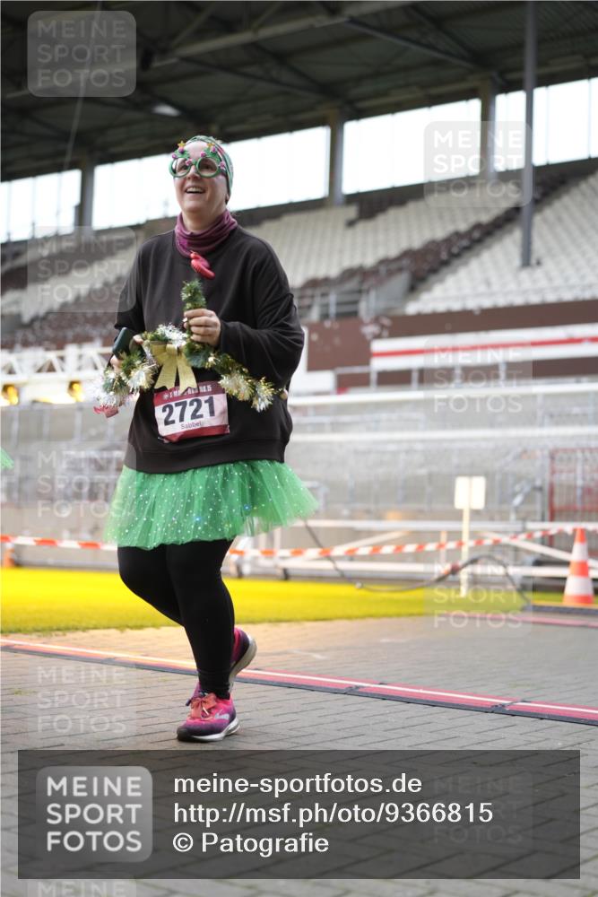 07.12.2025 - St. Pauli X-Mass-Run No. 15 Patografie http://msf.ph/oto/9366815 07.12.2025 10:59:16 Ziel 242, 2503, 2719, 2720, 2721, 2727, 2772 meine-sportfotos.de