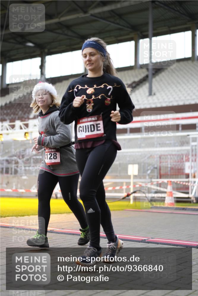 07.12.2025 - St. Pauli X-Mass-Run No. 15 Patografie http://msf.ph/oto/9366840 07.12.2025 10:59:36 Ziel 301, 306, 420, 1826, 4128 meine-sportfotos.de