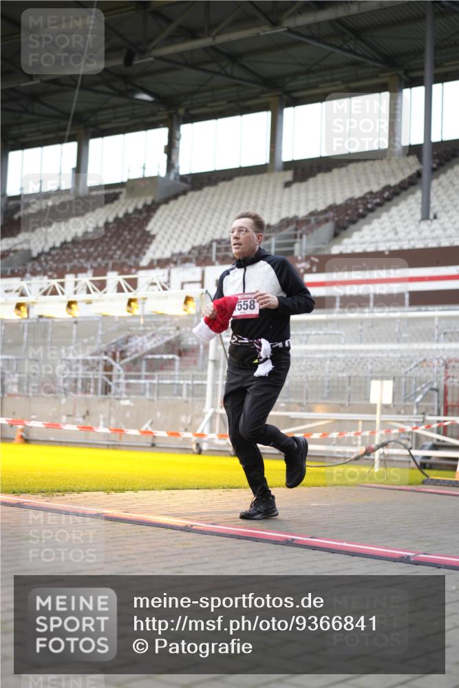 07.12.2025 - St. Pauli X-Mass-Run No. 15 Patografie http://msf.ph/oto/9366841 07.12.2025 10:59:56 Ziel 529, 1482, 1558, 1702, 3586 meine-sportfotos.de
