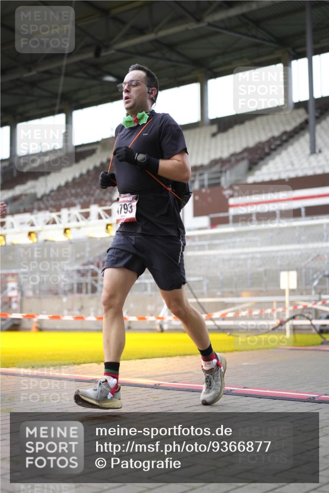 07.12.2025 - St. Pauli X-Mass-Run No. 15 Patografie http://msf.ph/oto/9366877 07.12.2025 11:00:18 Ziel 225, 435, 440, 611, 985, 988, 3952, 4478, 4793 meine-sportfotos.de