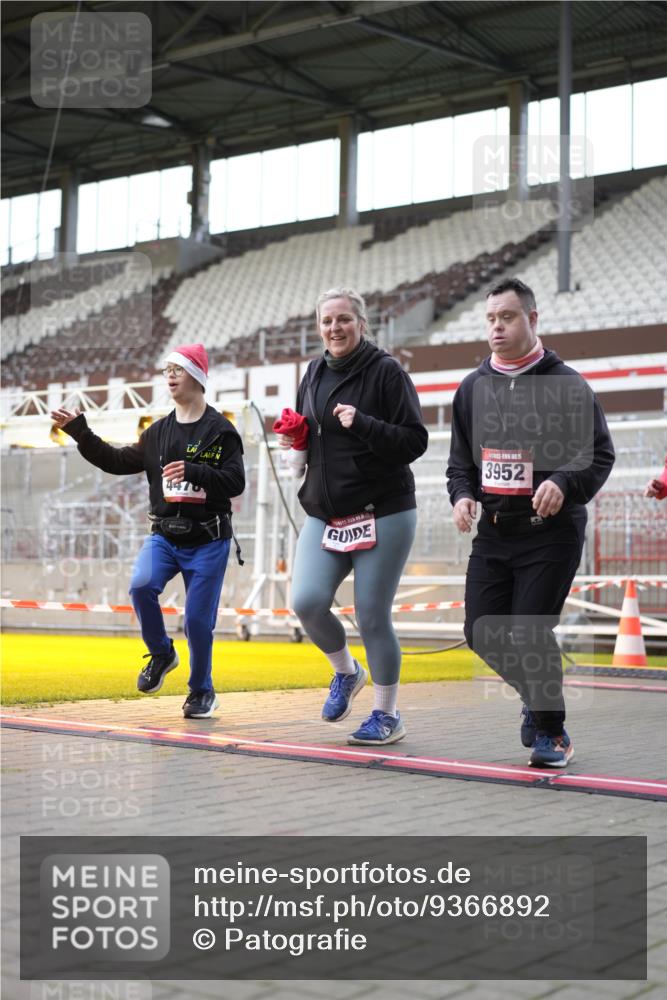 07.12.2025 - St. Pauli X-Mass-Run No. 15 Patografie http://msf.ph/oto/9366892 07.12.2025 11:00:24 Ziel 225, 435, 440, 611, 985, 988, 1721, 3952, 4478, 4793 meine-sportfotos.de