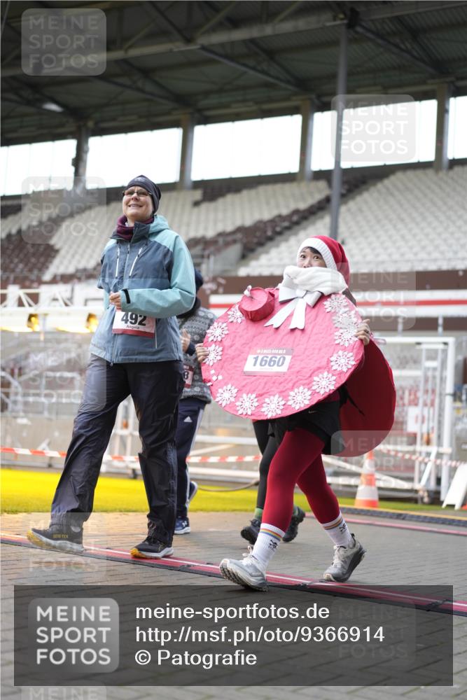 07.12.2025 - St. Pauli X-Mass-Run No. 15 Patografie http://msf.ph/oto/9366914 07.12.2025 11:00:42 Ziel 135, 410, 433, 439, 492, 1660, 3349, 3353 meine-sportfotos.de