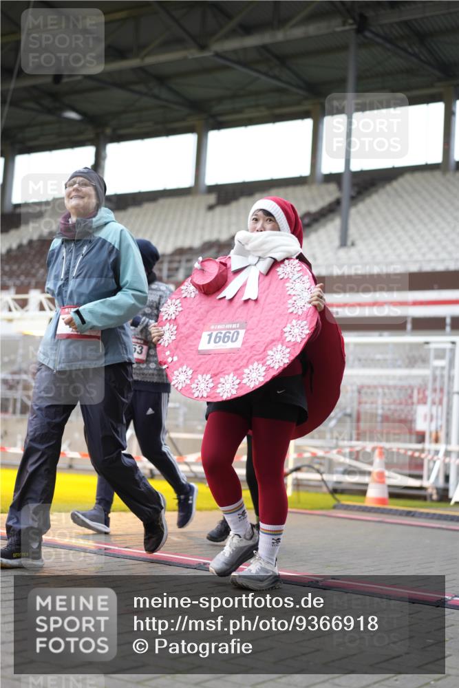 07.12.2025 - St. Pauli X-Mass-Run No. 15 Patografie http://msf.ph/oto/9366918 07.12.2025 11:00:42 Ziel 135, 410, 433, 439, 492, 1660, 3349, 3353 meine-sportfotos.de