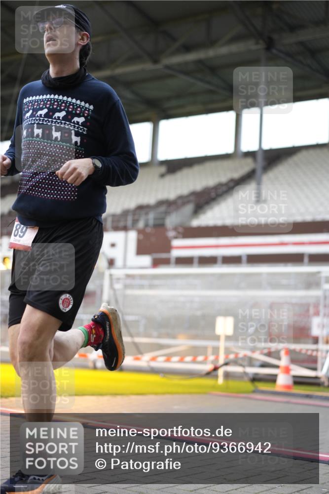 07.12.2025 - St. Pauli X-Mass-Run No. 15 Patografie http://msf.ph/oto/9366942 07.12.2025 11:01:04 Ziel 89, 557, 1065, 1068, 1705 meine-sportfotos.de