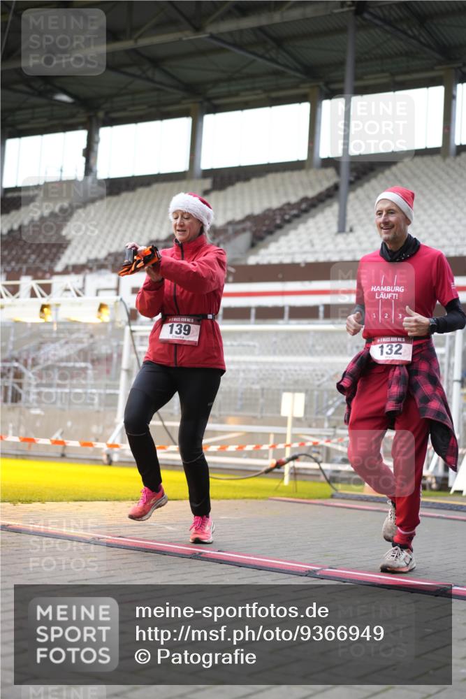 07.12.2025 - St. Pauli X-Mass-Run No. 15 Patografie http://msf.ph/oto/9366949 07.12.2025 11:01:12 Ziel 89, 132, 139, 557, 1705 meine-sportfotos.de