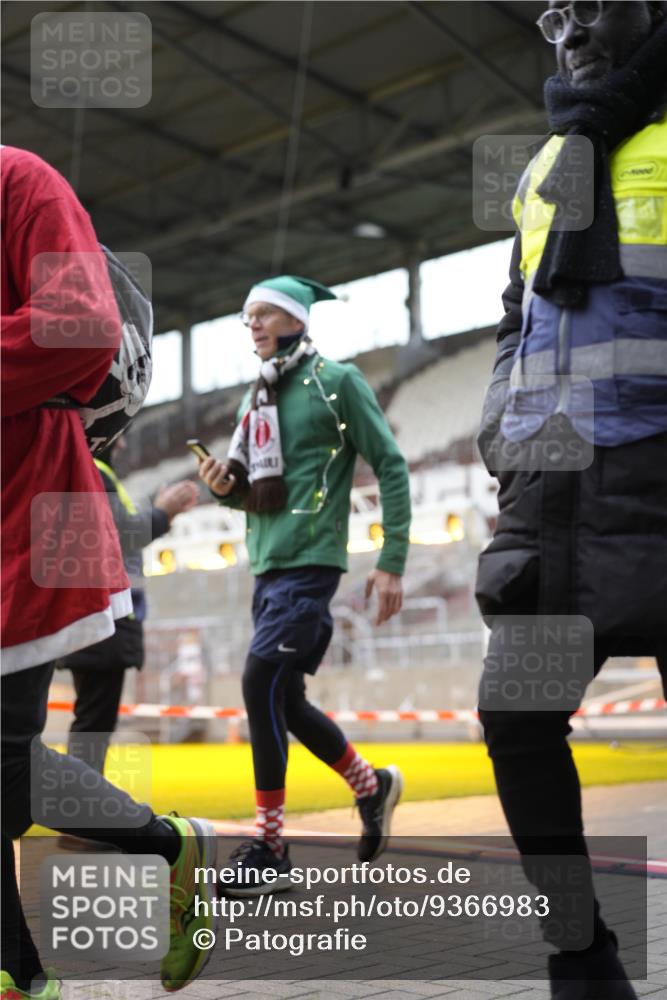 07.12.2025 - St. Pauli X-Mass-Run No. 15 Patografie http://msf.ph/oto/9366983 07.12.2025 11:01:23 Ziel 132, 139, 336, 766, 770, 771, 1300, 1367, 1615, 2251, 2252 meine-sportfotos.de