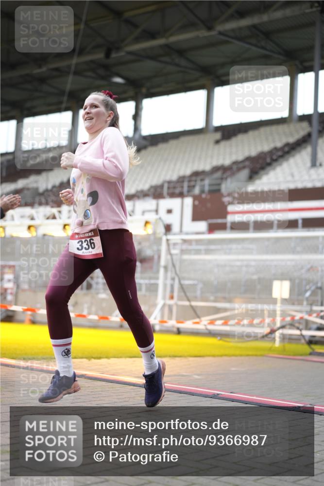 07.12.2025 - St. Pauli X-Mass-Run No. 15 Patografie http://msf.ph/oto/9366987 07.12.2025 11:01:28 Ziel 336, 766, 770, 771, 1045, 1048, 1300, 1367, 1615, 2251, 2252 meine-sportfotos.de