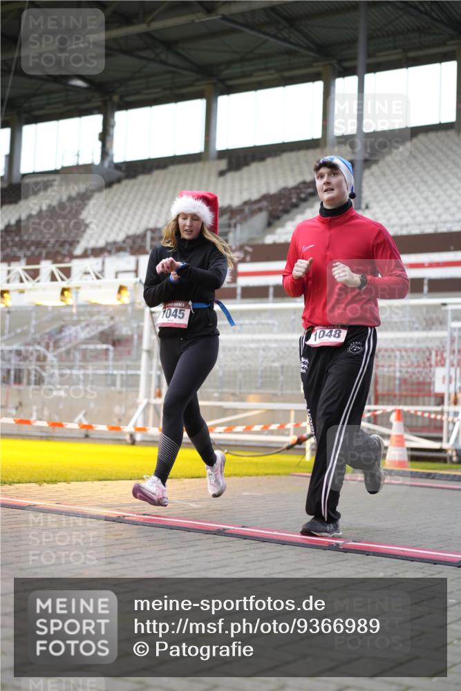 07.12.2025 - St. Pauli X-Mass-Run No. 15 Patografie http://msf.ph/oto/9366989 07.12.2025 11:01:31 Ziel 336, 376, 766, 770, 771, 1045, 1048, 1300, 1367, 1615, 2251, 2252 meine-sportfotos.de
