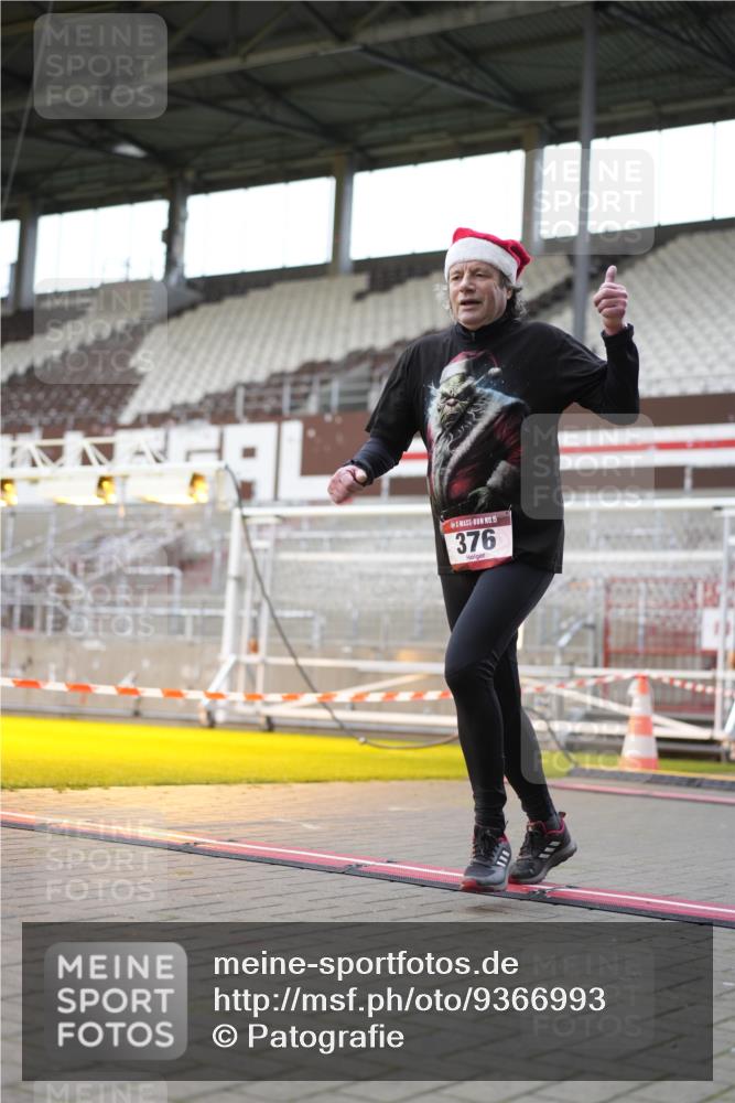 07.12.2025 - St. Pauli X-Mass-Run No. 15 Patografie http://msf.ph/oto/9366993 07.12.2025 11:01:36 Ziel 336, 376, 766, 1045, 1048, 1067, 1367, 1615, 2251 meine-sportfotos.de