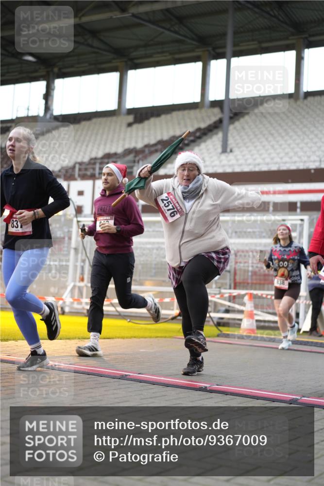 07.12.2025 - St. Pauli X-Mass-Run No. 15 Patografie http://msf.ph/oto/9367009 07.12.2025 11:01:52 Ziel 837, 838, 842, 851, 1067, 1637, 1640, 2576 meine-sportfotos.de