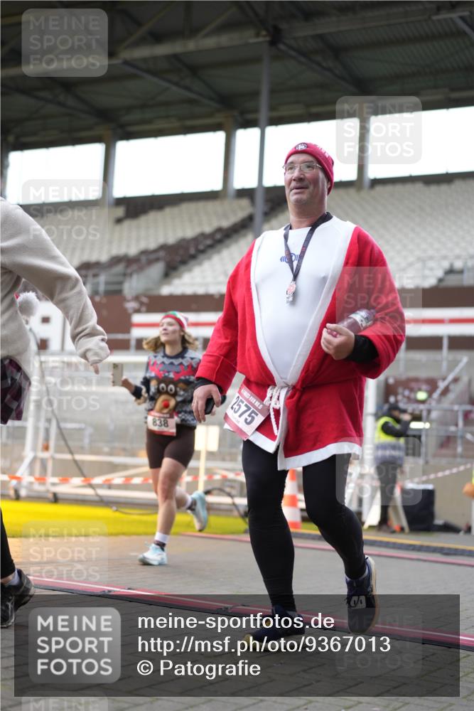 07.12.2025 - St. Pauli X-Mass-Run No. 15 Patografie http://msf.ph/oto/9367013 07.12.2025 11:01:53 Ziel 837, 838, 842, 851, 1067, 1637, 1640, 2576 meine-sportfotos.de