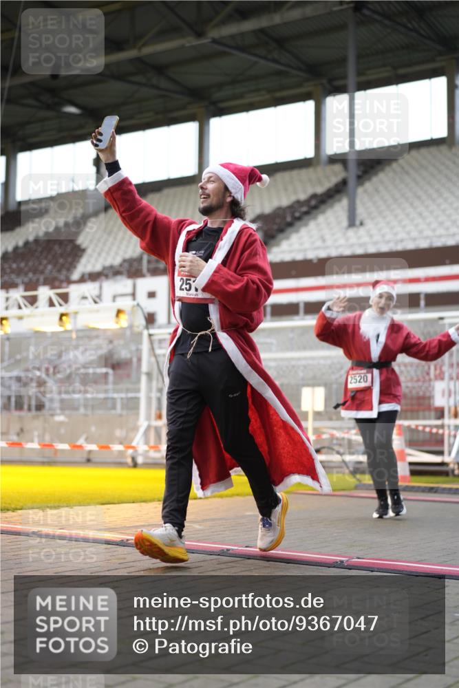 07.12.2025 - St. Pauli X-Mass-Run No. 15 Patografie http://msf.ph/oto/9367047 07.12.2025 11:02:13 Ziel 95, 193, 314, 317, 847, 1143, 1416, 1611, 2329, 2519, 2520 meine-sportfotos.de