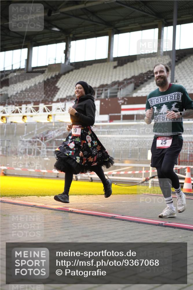 07.12.2025 - St. Pauli X-Mass-Run No. 15 Patografie http://msf.ph/oto/9367068 07.12.2025 11:02:27 Ziel 20, 25, 542, 547, 746, 747, 749, 751, 2519, 2520 meine-sportfotos.de