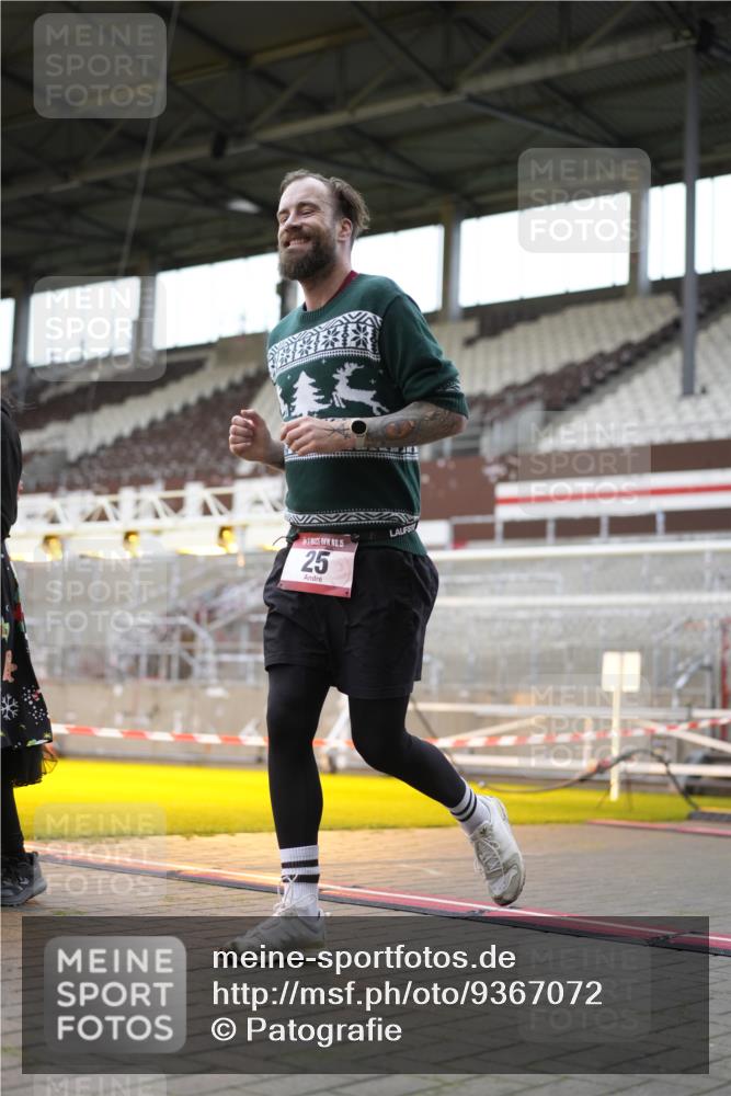 07.12.2025 - St. Pauli X-Mass-Run No. 15 Patografie http://msf.ph/oto/9367072 07.12.2025 11:02:28 Ziel 20, 25, 542, 547, 746, 747, 749, 751, 2520 meine-sportfotos.de