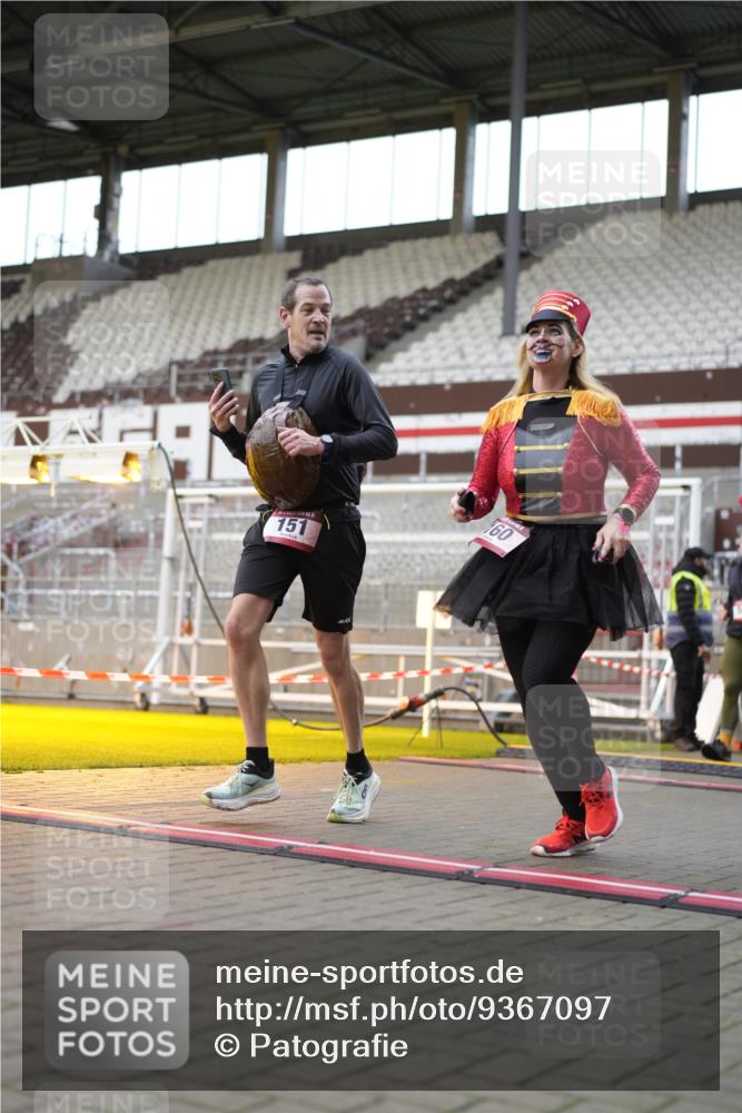 07.12.2025 - St. Pauli X-Mass-Run No. 15 Patografie http://msf.ph/oto/9367097 07.12.2025 11:02:47 Ziel 151, 160, 502, 574, 602, 612, 875, 880, 953, 997, 1063, 1102, 4809 meine-sportfotos.de
