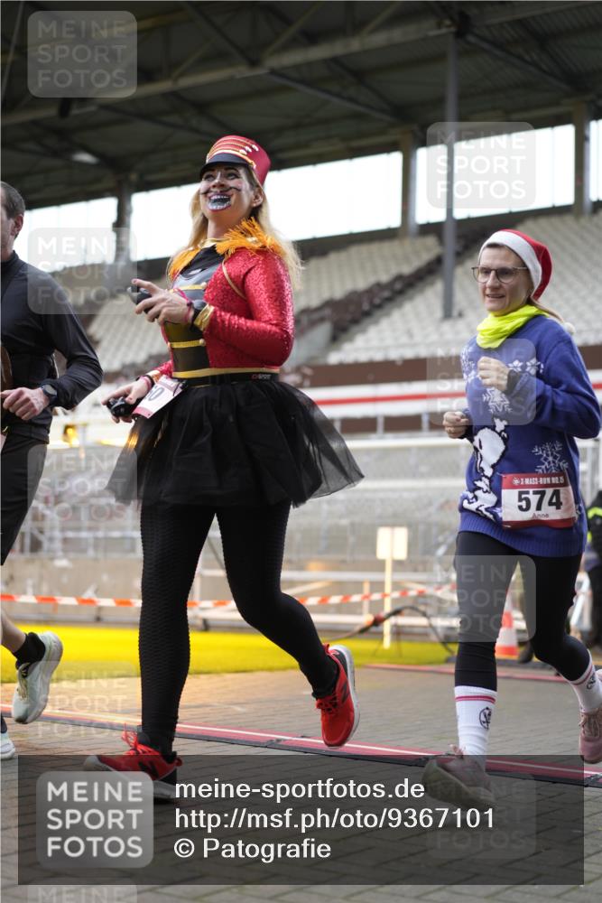 07.12.2025 - St. Pauli X-Mass-Run No. 15 Patografie http://msf.ph/oto/9367101 07.12.2025 11:02:47 Ziel 151, 160, 502, 574, 602, 612, 875, 880, 953, 997, 1063, 1102, 4809 meine-sportfotos.de
