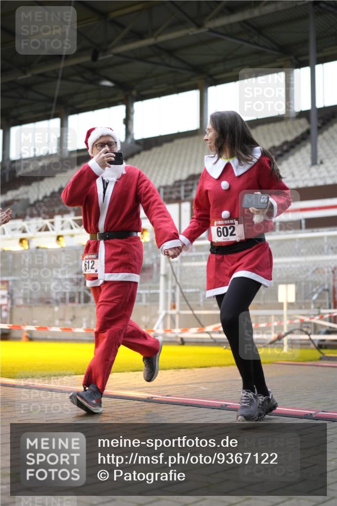 07.12.2025 - St. Pauli X-Mass-Run No. 15 Patografie http://msf.ph/oto/9367122 07.12.2025 11:02:52 Ziel 151, 160, 502, 574, 599, 602, 612, 875, 880, 953, 997, 1102, 4809 meine-sportfotos.de
