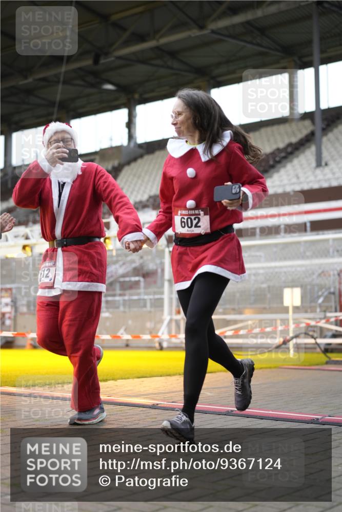 07.12.2025 - St. Pauli X-Mass-Run No. 15 Patografie http://msf.ph/oto/9367124 07.12.2025 11:02:52 Ziel 151, 160, 502, 574, 599, 602, 612, 875, 880, 953, 997, 1102, 4809 meine-sportfotos.de