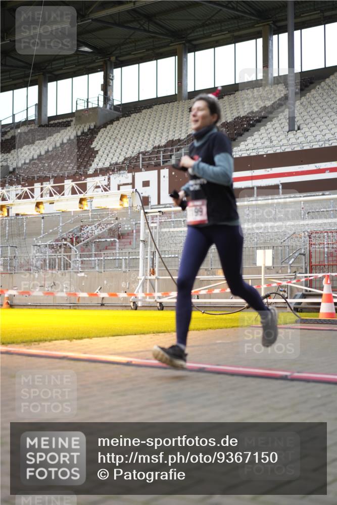 07.12.2025 - St. Pauli X-Mass-Run No. 15 Patografie http://msf.ph/oto/9367150 07.12.2025 11:03:03 Ziel 502, 599, 602, 612, 748, 875, 880, 953, 1102, 1139, 1199, 1385, 1644, 1668, 1670, 4809 meine-sportfotos.de