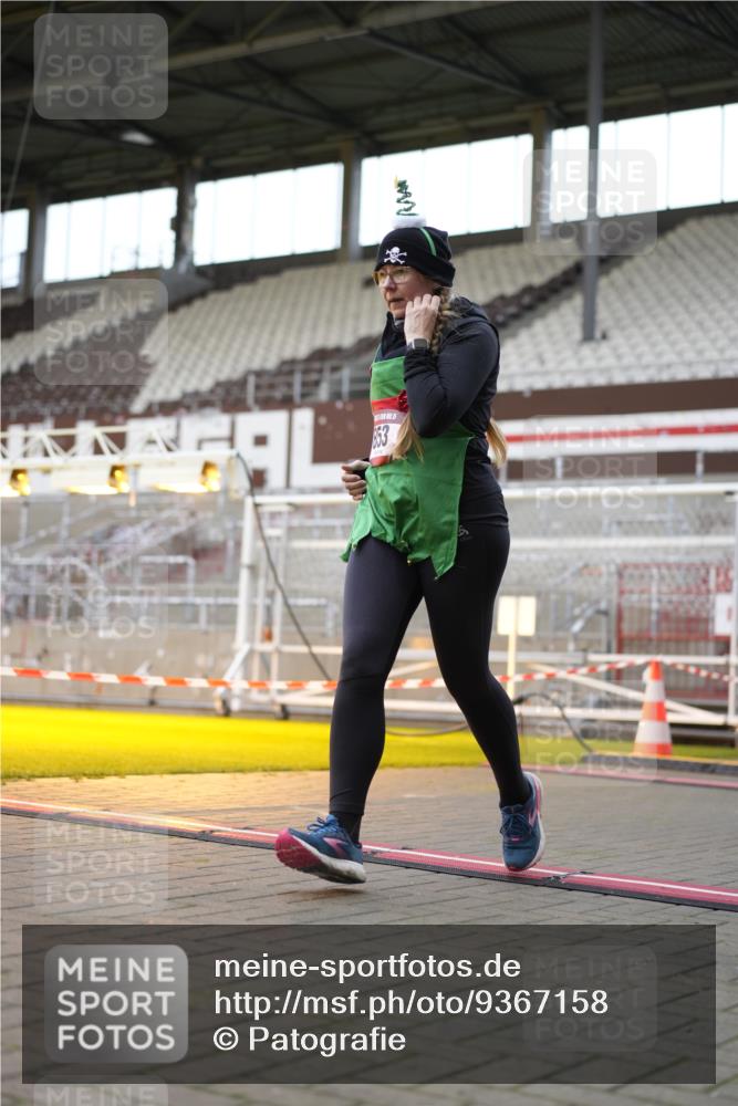 07.12.2025 - St. Pauli X-Mass-Run No. 15 Patografie http://msf.ph/oto/9367158 07.12.2025 11:03:11 Ziel 61, 64, 186, 748, 853, 1139, 1199, 1385, 1644, 1668, 1670, 1850 meine-sportfotos.de