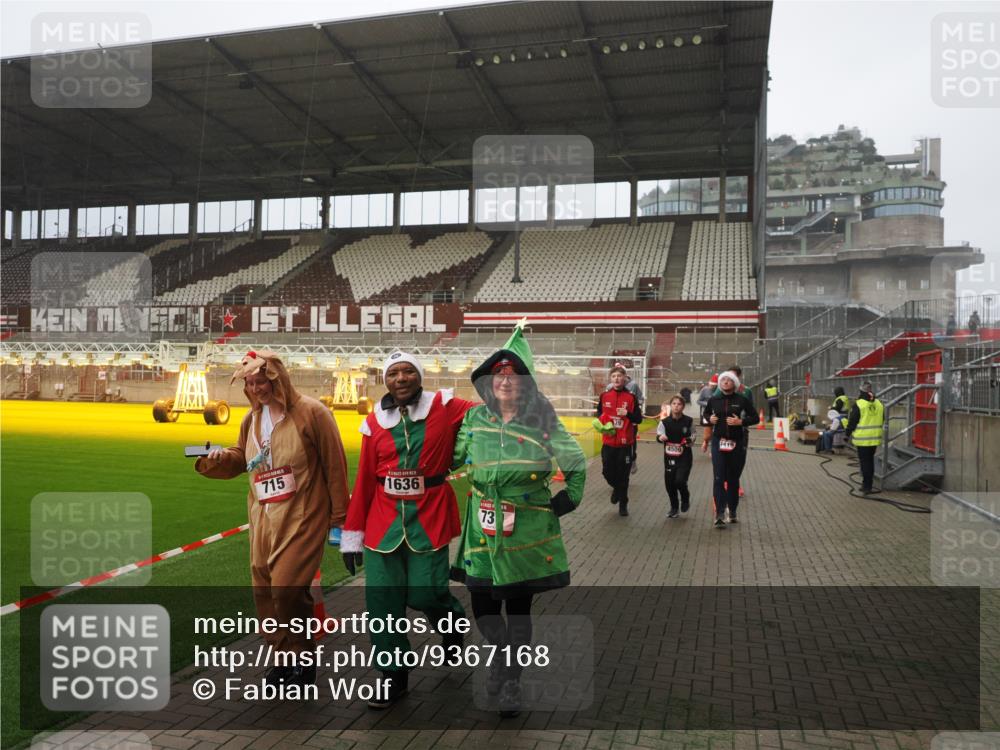 07.12.2025 - St. Pauli X-Mass-Run No. 15 Fabian Wolf http://msf.ph/oto/9367168 07.12.2025 10:22:45 Ziel 715, 739, 794, 1636, 3780, 4287, 4407, 4411, 4419, 4509, 4539 meine-sportfotos.de