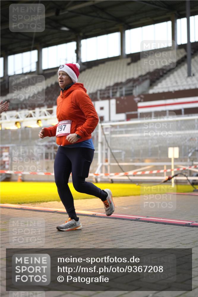 07.12.2025 - St. Pauli X-Mass-Run No. 15 Patografie http://msf.ph/oto/9367208 07.12.2025 11:03:38 Ziel 102, 109, 297, 505, 514, 1551 meine-sportfotos.de
