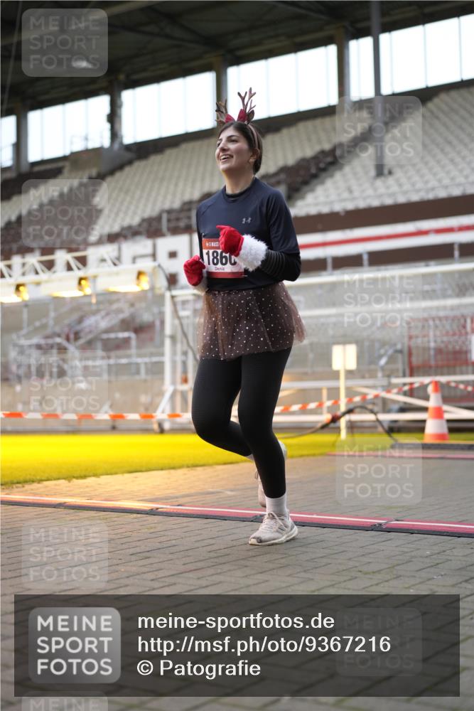 07.12.2025 - St. Pauli X-Mass-Run No. 15 Patografie http://msf.ph/oto/9367216 07.12.2025 11:03:46 Ziel 297, 505, 514, 719, 1551, 1853, 1857, 1860 meine-sportfotos.de