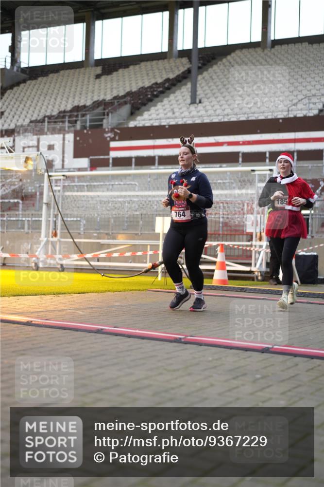 07.12.2025 - St. Pauli X-Mass-Run No. 15 Patografie http://msf.ph/oto/9367229 07.12.2025 11:04:03 Ziel 215, 216, 222, 432, 734, 764, 1200, 1252, 1254, 1401, 1695, 1854, 1856 meine-sportfotos.de