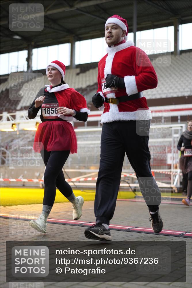 07.12.2025 - St. Pauli X-Mass-Run No. 15 Patografie http://msf.ph/oto/9367236 07.12.2025 11:04:04 Ziel 215, 216, 222, 432, 734, 764, 1200, 1252, 1254, 1401, 1695, 1854, 1856 meine-sportfotos.de