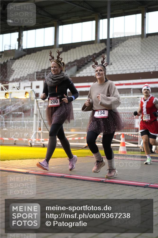 07.12.2025 - St. Pauli X-Mass-Run No. 15 Patografie http://msf.ph/oto/9367238 07.12.2025 11:04:06 Ziel 215, 216, 222, 432, 734, 764, 1200, 1252, 1254, 1401, 1695, 1854, 1856 meine-sportfotos.de