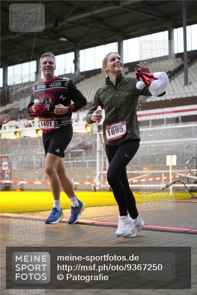 07.12.2025 - St. Pauli X-Mass-Run No. 15 Patografie http://msf.ph/oto/9367250 07.12.2025 11:04:08 Ziel 126, 215, 216, 222, 285, 305, 432, 734, 764, 1200, 1252, 1254, 1401, 1695, 1854, 1856 meine-sportfotos.de