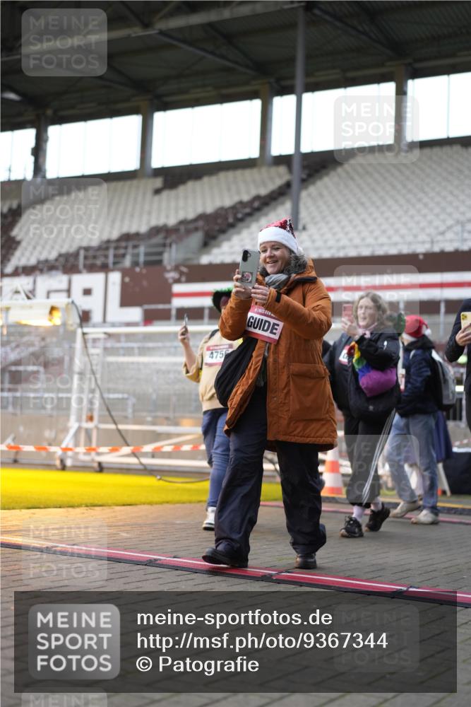 07.12.2025 - St. Pauli X-Mass-Run No. 15 Patografie http://msf.ph/oto/9367344 07.12.2025 10:50:20 Ziel 2250, 2460, 2582, 2583, 2584, 3287, 3291, 4075, 4110, 4111, 4756, 4757, 4759 meine-sportfotos.de