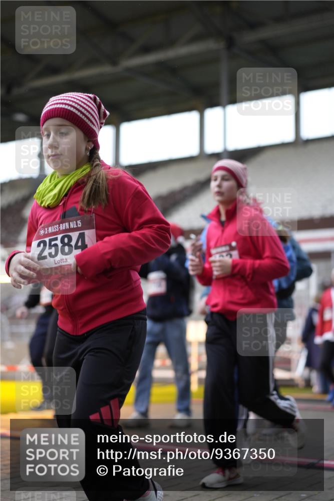 07.12.2025 - St. Pauli X-Mass-Run No. 15 Patografie http://msf.ph/oto/9367350 07.12.2025 10:50:22 Ziel 2250, 2460, 2582, 2583, 2584, 3287, 3291, 4075, 4110, 4111, 4756, 4757, 4759 meine-sportfotos.de
