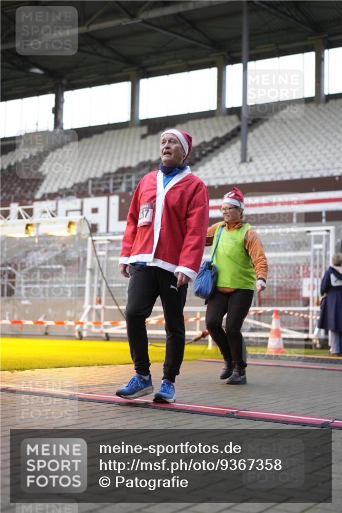 07.12.2025 - St. Pauli X-Mass-Run No. 15 Patografie http://msf.ph/oto/9367358 07.12.2025 10:50:27 Ziel 2250, 2460, 2582, 2583, 2584, 3287, 3291, 3368, 4075, 4110, 4111, 4756, 4757, 4759 meine-sportfotos.de