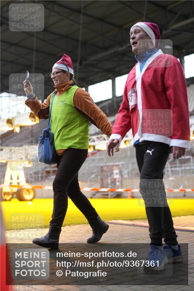 07.12.2025 - St. Pauli X-Mass-Run No. 15 Patografie http://msf.ph/oto/9367361 07.12.2025 10:50:29 Ziel 1726, 1729, 2250, 2460, 2582, 2583, 2584, 3287, 3291, 3368, 4075, 4110, 4111, 4756, 4757, 4759 meine-sportfotos.de